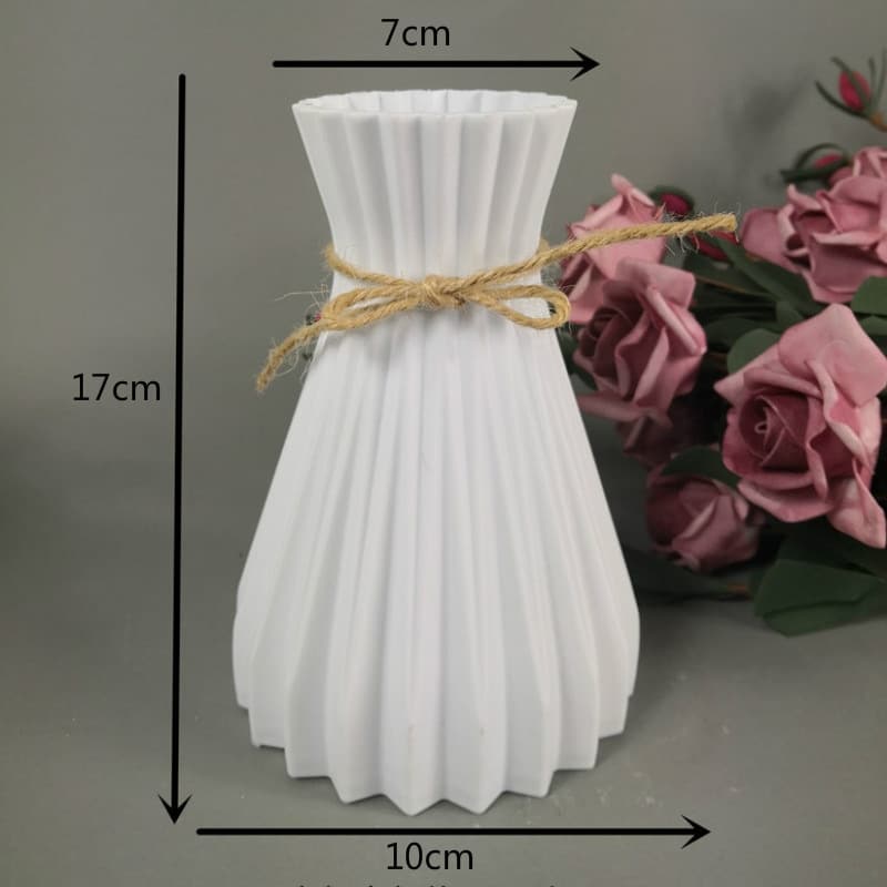 Vase en relief en plastique de 17 cm de hauteur_3