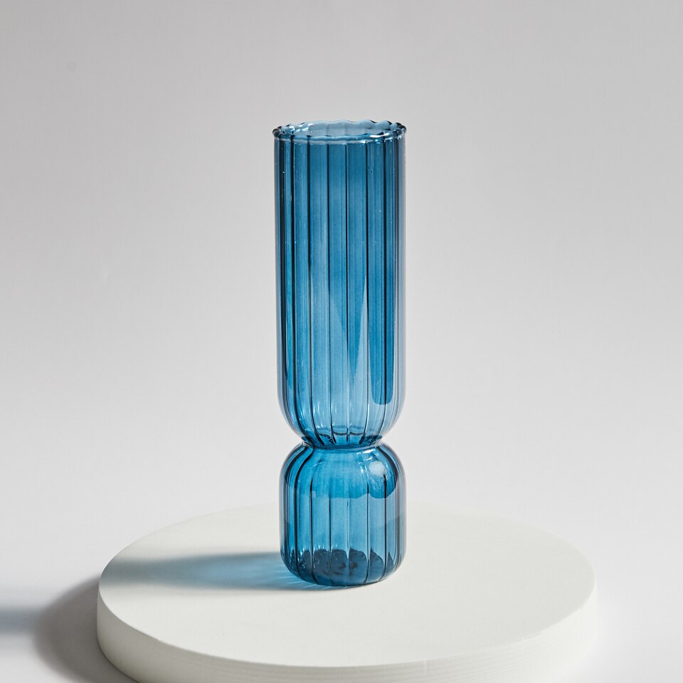 Magnifique vase bleu en verre nordique décoratif Bleue