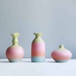 Vase design en céramique coloré à motif arc en ciel_9