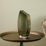 Vase design nordique en verre transparent à bouche oblique_8