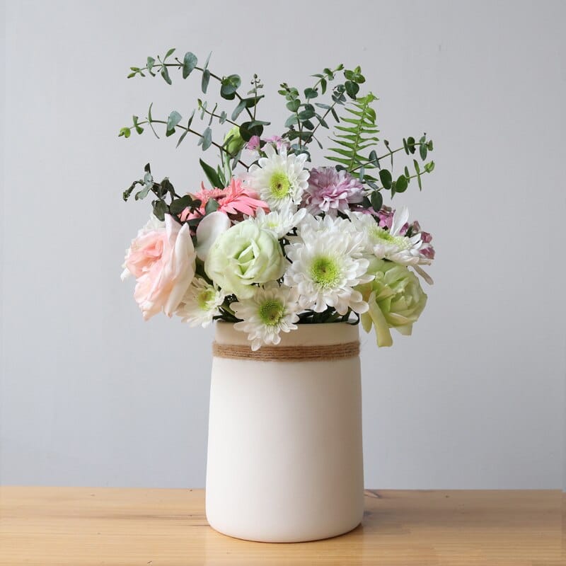 Vase en céramique blanc à fleurs minimaliste moderne_2
