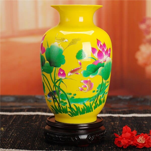Vase japonais de couleur jaune à motif fleur de lotus A