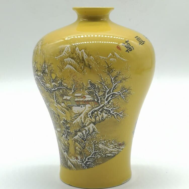 Vase japonais de montagnes de neige antique émaillé jaune_4
