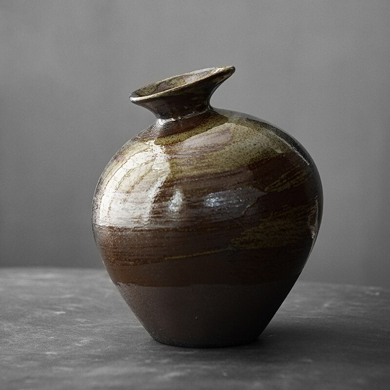 Vase noire japonaise ancien en céramique fait à la main A