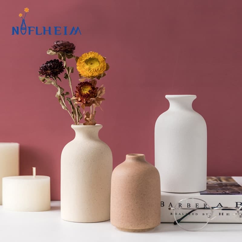 Vase simple blanc en céramique givrée_1
