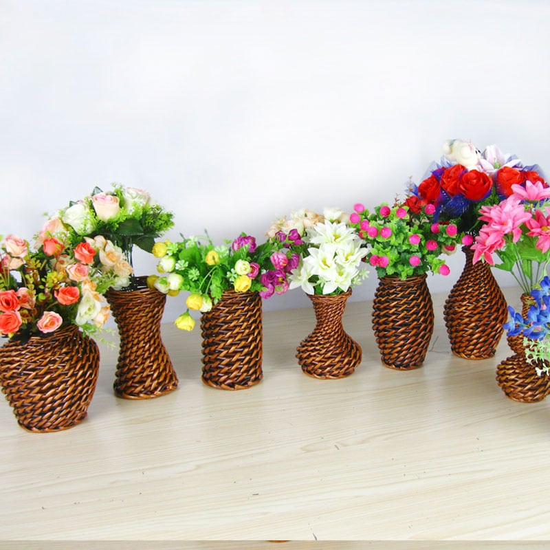 Vase simple en rotin et osier pour décoration de table_1